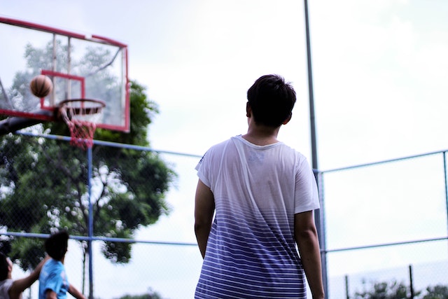 Transformez votre cour en arène de basketball 3x3 FIBA